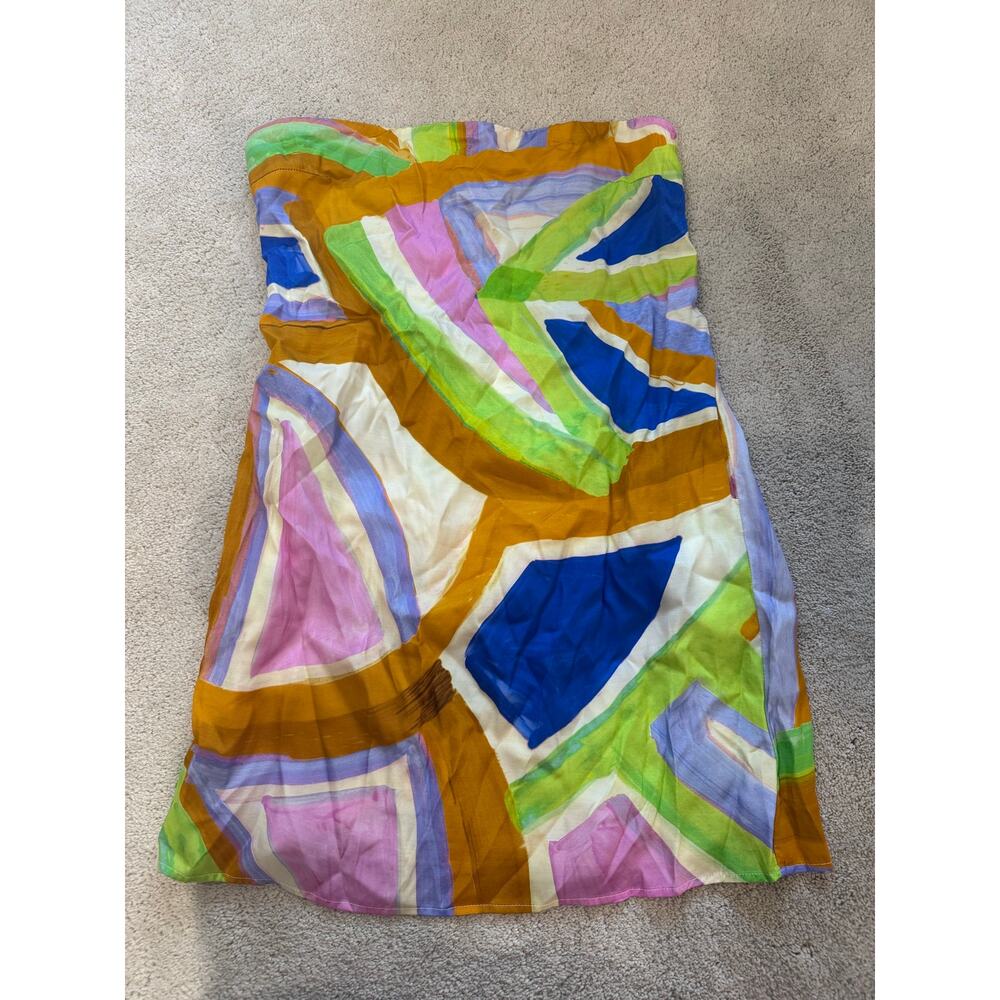 Self contrast abstract bright strapless dress